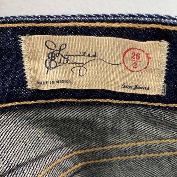 Limited Edition Gap Jeans Dark Denim Distressed - Picture 5 of 5